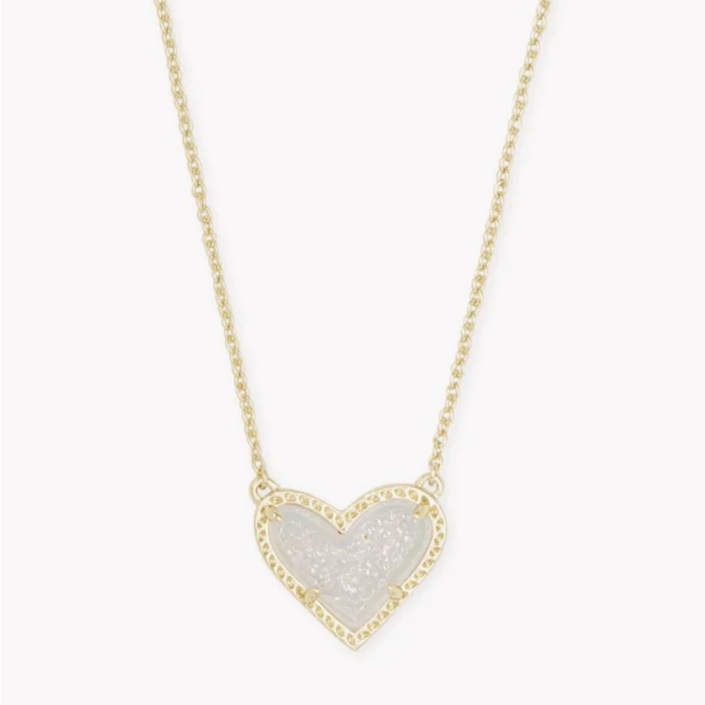 Kendra Scott Ari Heart Gold Pendant Necklace